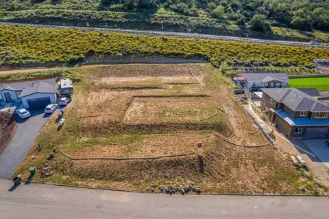 13814 Woods Valley Ct, Valley Center, CA 92082