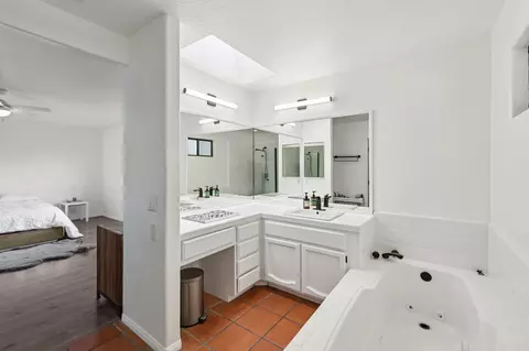 Bath - 1761 Winterwarm Dr, Fallbrook, CA 92028 photo 3 of 5
