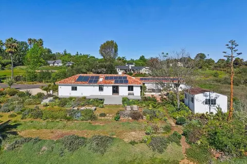 1761 Winterwarm Dr, Fallbrook, CA 92028
