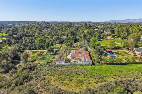 View/Area - 1761 Winterwarm Dr, Fallbrook, CA 92028 photo 6 of 11