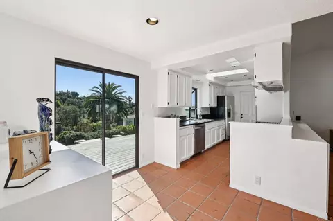 Kitchen - 1761 Winterwarm Dr, Fallbrook, CA 92028 photo 1 of 5