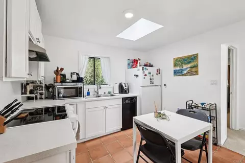 Kitchen - 1761 Winterwarm Dr, Fallbrook, CA 92028 photo 5 of 5