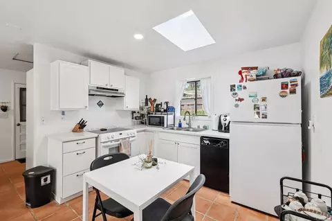 Kitchen - 1761 Winterwarm Dr, Fallbrook, CA 92028 photo 4 of 5