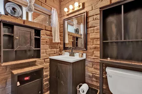 Bath - 2951 Miramontes Rd, Jamul, CA 91935 photo 2 of 2