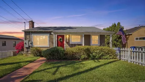 7580 Saranac Ave, La Mesa, CA 91942