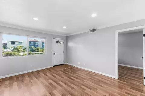 Living - 1423 N Broadway #E, Escondido, CA 92026 photo 2 of 3