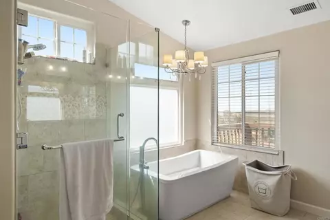 Bath - 13658 Sage Mountain Ln, Jamul, CA 91935 photo 8 of 10