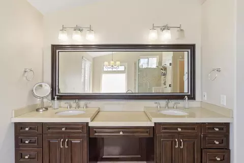 Bath - 13658 Sage Mountain Ln, Jamul, CA 91935 photo 7 of 10
