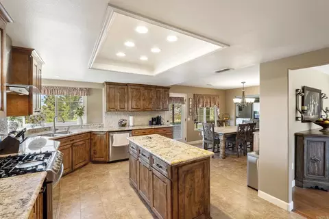 Kitchen - 13658 Sage Mountain Ln, Jamul, CA 91935 photo 3 of 4