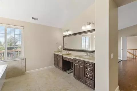Bath - 13658 Sage Mountain Ln, Jamul, CA 91935 photo 6 of 10