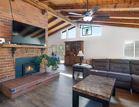 Living - 3333 Suncrest Blvd, El Cajon, CA 92021 photo 2 of 3
