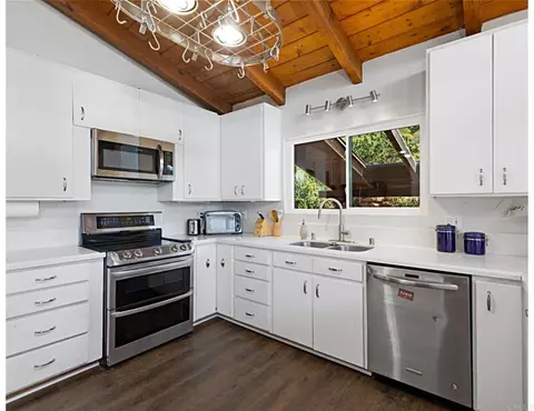 Kitchen - 3333 Suncrest Blvd, El Cajon, CA 92021 photo 2 of 3
