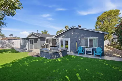 4081 Thomas St, Oceanside, CA 92056