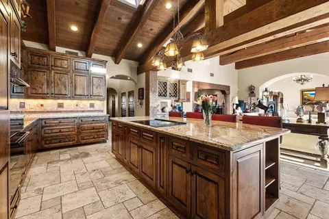 Kitchen - 20655 Sutherland Dam Rd, Ramona, CA 92065 photo 3 of 5