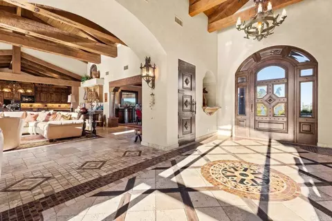 Entry Way - 20655 Sutherland Dam Rd, Ramona, CA 92065 photo 5 of 8