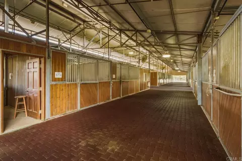 Entry Way - 20655 Sutherland Dam Rd, Ramona, CA 92065 photo 6 of 8