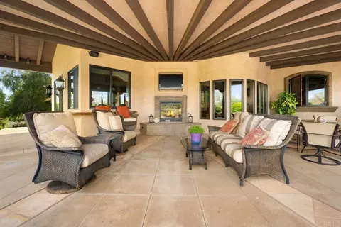 Exterior - 20655 Sutherland Dam Rd, Ramona, CA 92065 photo 7 of 12