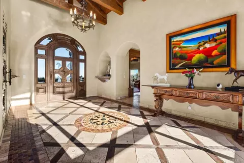 Entry Way - 20655 Sutherland Dam Rd, Ramona, CA 92065 photo 4 of 8