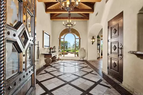 Entry Way - 20655 Sutherland Dam Rd, Ramona, CA 92065 photo 1 of 8