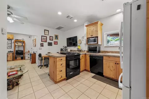 Kitchen - 22002 Lyons Valley Rd, Alpine, CA 91901 photo 5 of 5