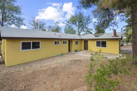 1121 11th St, Ramona, CA 92065
