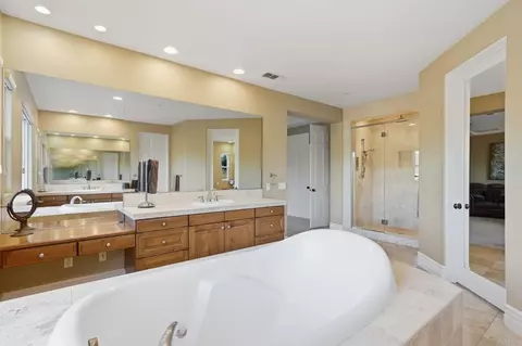 Bath - 15161 La Manda Dr, Poway, CA 92064 photo 5 of 7