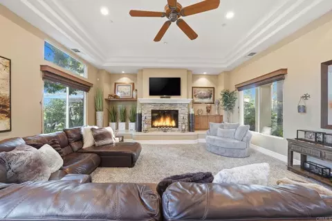 Living - 15161 La Manda Dr, Poway, CA 92064 photo 4 of 4