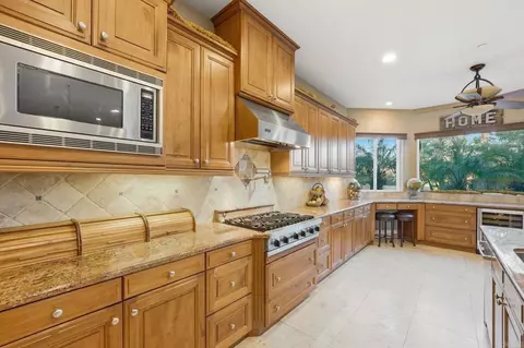 Kitchen - 15161 La Manda Dr, Poway, CA 92064 photo 2 of 10