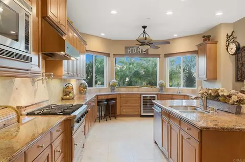 Kitchen - 15161 La Manda Dr, Poway, CA 92064 photo 4 of 10