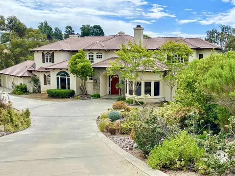 7324 El Fuerte St, Carlsbad, CA 92009