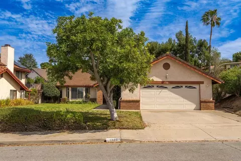 1367 Heritage Ct, Escondido, CA 92027