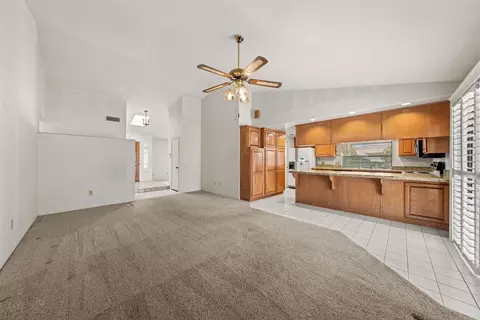 Living - 1367 Heritage Ct, Escondido, CA 92027 photo 3 of 4