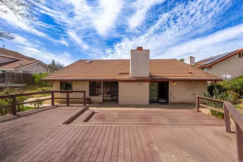 Exterior - 1367 Heritage Ct, Escondido, CA 92027 photo 5 of 10