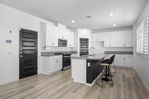 Kitchen - 40395 Birchfield Dr, Temecula, CA 92591 photo 1 of 4
