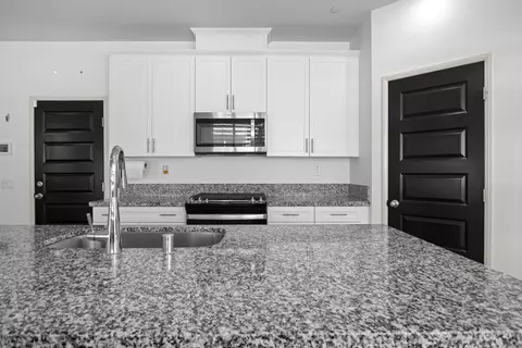 Kitchen - 40395 Birchfield Dr, Temecula, CA 92591 photo 3 of 4