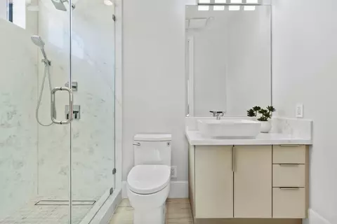 Bath - 9355 Lavell St, La Mesa, CA 91941 photo 5 of 6