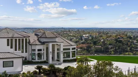 9355 Lavell St, La Mesa, CA 91941