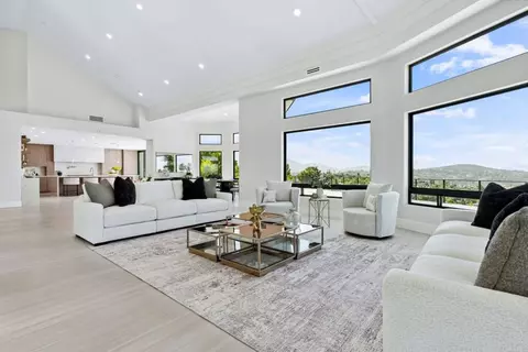 Living - 9355 Lavell St, La Mesa, CA 91941 photo 2 of 4