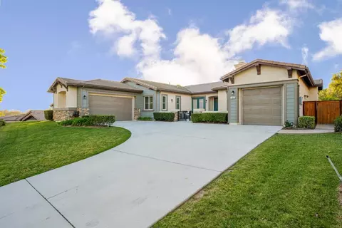 853 Hidden View Ln, Escondido, CA 92027