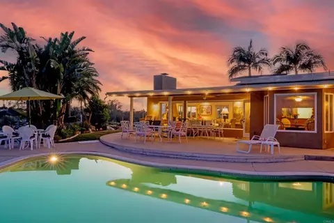 969 Viletta Dr, Escondido, CA 92027