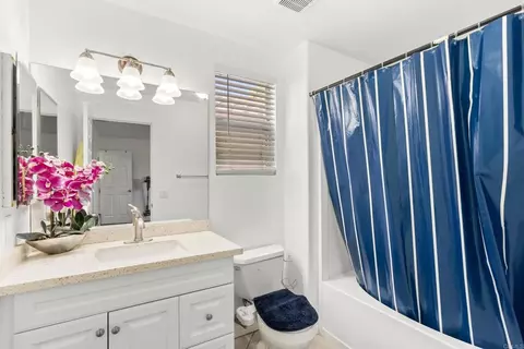 Bath - 846 Friendly Cir, El Cajon, CA 92021 photo 3 of 3