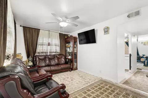 Living - 846 Friendly Cir, El Cajon, CA 92021 photo 6 of 7