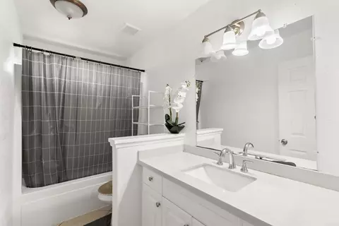 Bath - 846 Friendly Cir, El Cajon, CA 92021 photo 2 of 3