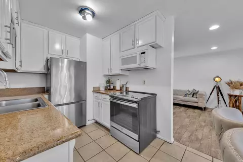 Kitchen - 10235 Madrid Way #114, Spring Valley, CA 91977 photo 3 of 3