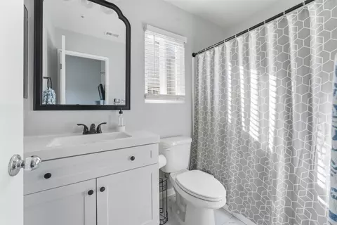 Bath - 2373 Kings View Cir, Spring Valley, CA 91977 photo 3 of 3