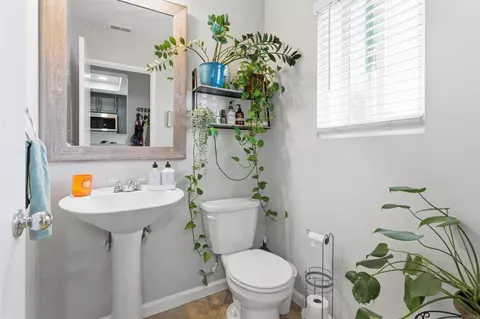 Bath - 2373 Kings View Cir, Spring Valley, CA 91977 photo 1 of 3