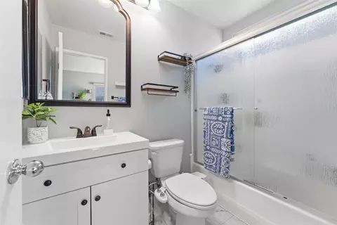 Bath - 2373 Kings View Cir, Spring Valley, CA 91977 photo 2 of 3