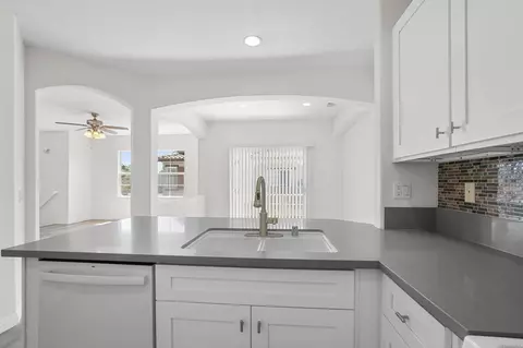 Kitchen - 641 Sumner Way # 1, Oceanside, CA 92058 photo 3 of 4