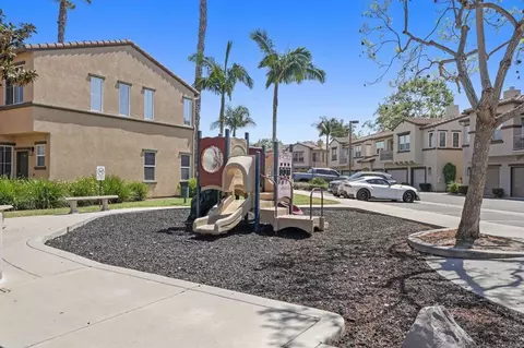 Exterior - 641 Sumner Way # 1, Oceanside, CA 92058 photo 4 of 6