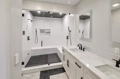 Bath - 4789 Harbinson Ave, La Mesa, CA 91942 photo 1 of 3